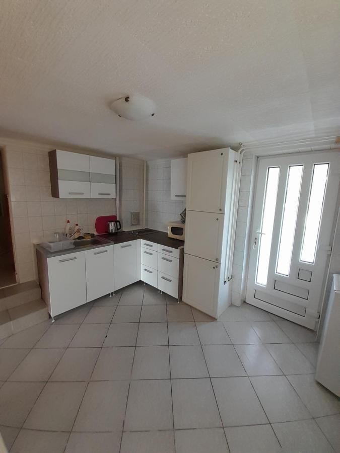 Ferienwohnung Napsugar Vendeghaz Tiszaújváros Exterior foto