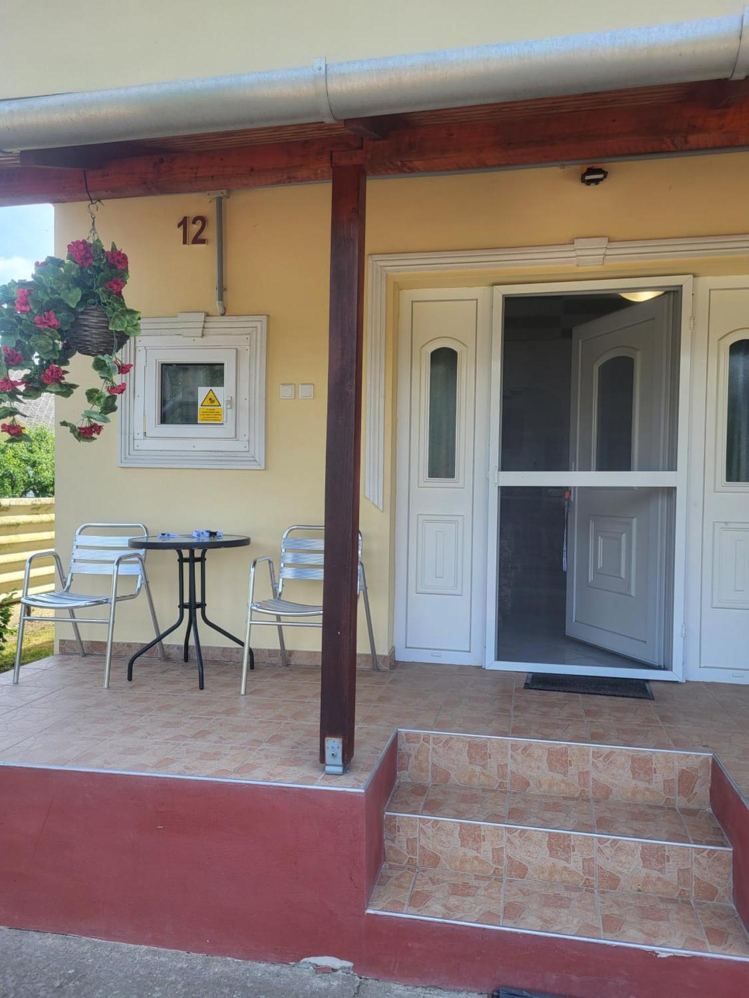 Ferienwohnung Napsugar Vendeghaz Tiszaújváros Zimmer foto